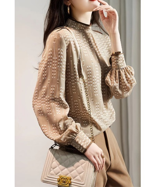 セール】ネック＆袖口パイピング仕様 リーフプリントブラウス（シャツ