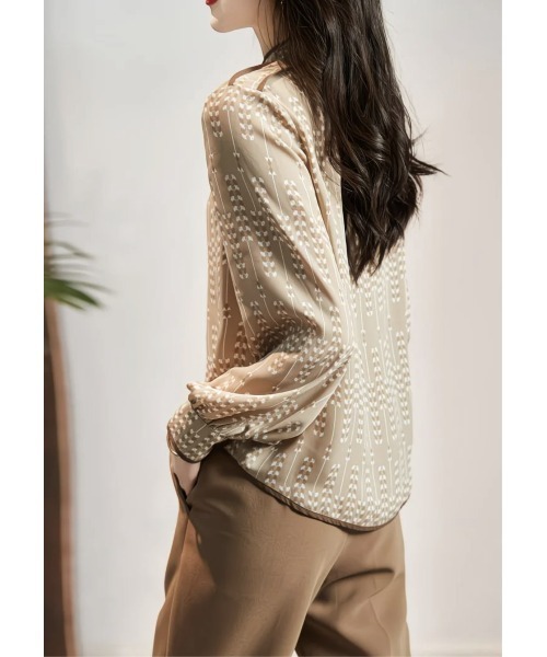 セール】ネック＆袖口パイピング仕様 リーフプリントブラウス（シャツ