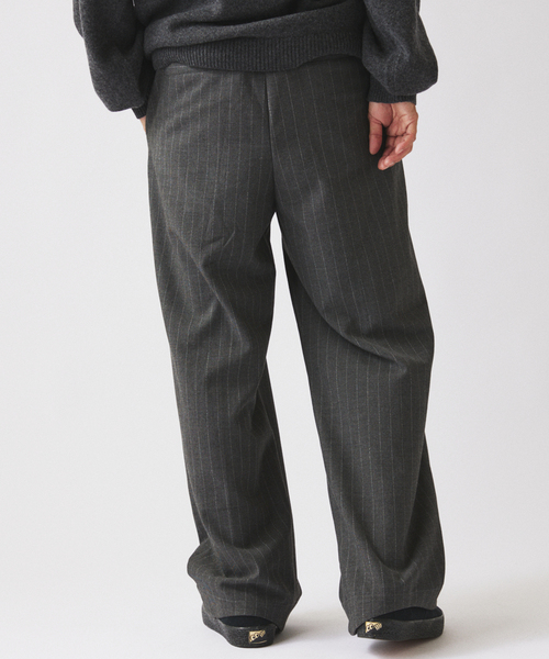 JOURNAL STANDARD relume(ジャーナルスタンダード レリューム)の「ヒールカット ルーズ ストライプ スラックス(スラックス・メンズ・グレー・LARGE/MEDIUM/SMALL)」の11枚目の写真
