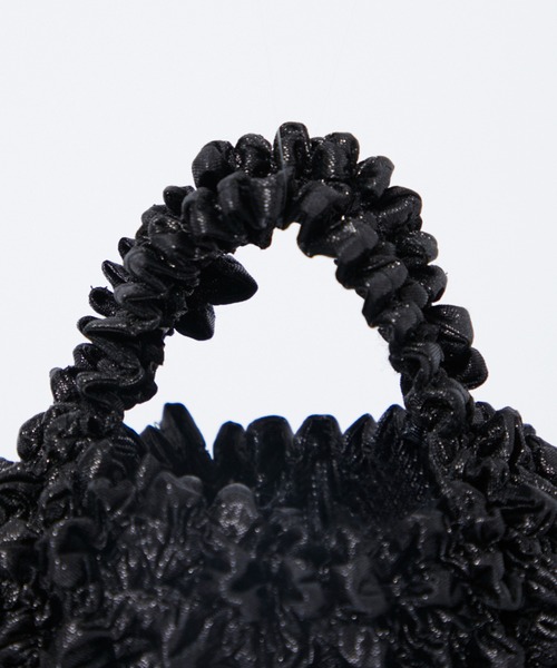 BUNZABURO（ブンザブロウ）の「二重ぷくぷくプチバッグ メタリック（ハンドバッグ・メンズ・ブラック・FREE）」の5枚目の写真