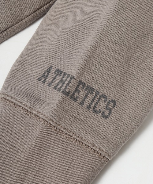 OMNES(オムネス)の「裏毛スウェットサイドスリットプルオーバー KIDS(スウェット・キッズ・ピンクベージュ/チャコール/モカ・130cm/120cm)」の6枚目の写真