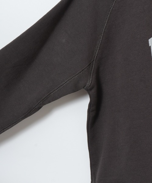 OMNES(オムネス)の「裏毛スウェットサイドスリットプルオーバー KIDS(スウェット・キッズ・ピンクベージュ/チャコール/モカ・130cm/120cm)」の10枚目の写真