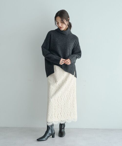 YECCA VECCA（イェッカヴェッカ）の「スリットタートルネックニット（ニット/セーター・レディース・ライトグレー/ラベンダー/サックスブルー/チャコールグレー・FREE）」の5枚目の写真