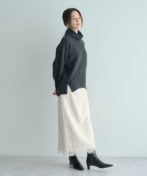 YECCA VECCA（イェッカヴェッカ）の「スリットタートルネックニット（ニット/セーター・レディース・ライトグレー/ラベンダー/サックスブルー/チャコールグレー・FREE）」の8枚目の写真