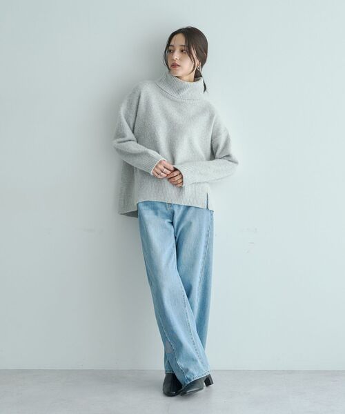 YECCA VECCA（イェッカヴェッカ）の「スリットタートルネックニット（ニット/セーター・レディース・ライトグレー/ラベンダー/サックスブルー/チャコールグレー・FREE）」の14枚目の写真