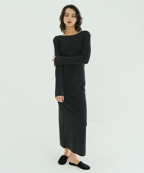 CLANE(クラネ)の「W FACE POWER SHOULDER KNIT ONEPIECE(ワンピース・レディース・ブラック/チャコールグレー・2/1)」の4枚目の写真
