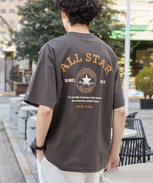 CONVERSE(コンバース)の「CONVERSE / コンバース ロゴ刺繍 グラフィックプリント フライス クルーネック 半袖Tシャツ(Tシャツ/カットソー・メンズ・グレー系/オートミール/ダークブルー/ブラック系/ブルー系/チャコール/オフホワイト/ブラック系1/グリーン系/グリーン/ホワイト系/ブラック・LL/L/M)」の5枚目の写真