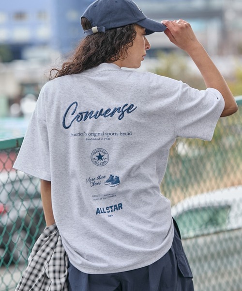 CONVERSE(コンバース)の「CONVERSE / コンバース ロゴ刺繍 グラフィックプリント フライス クルーネック 半袖Tシャツ(Tシャツ/カットソー・メンズ・グレー系/オートミール/ダークブルー/ブラック系/ブルー系/チャコール/オフホワイト/ブラック系1/グリーン系/グリーン/ホワイト系/ブラック・LL/L/M)」の7枚目の写真