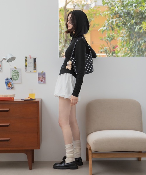 HEILIS(ヘイリス)の「シアーフーディーヘンリーネックトップス / シアー オフホワイト アイボリー ホワイト ブラック カットソー 長袖 トップス 春服 夏服 秋服 韓国 ノームコア カジュアル シンプル 無地 ヘルシー Tシャツ コンパクト 白 黒 グレー ヘンリーネック インナー(Tシャツ/カットソー・レディース・グレー/オフホワイト/ブラック・FREE)」の15枚目の写真