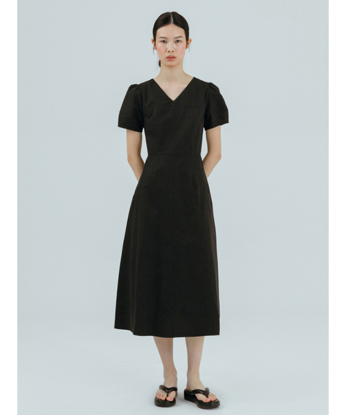 ETMON（エトモン）の「Curved V-Neck Dress, Black（ワンピース・レディース・その他・S/M）」の4枚目の写真