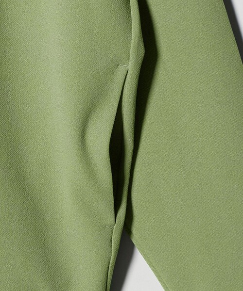 green label relaxing(グリーンレーベルリラクシング)の「アムンゼン ツイル フーディ パーカー -UVカット・吸水速乾・抗菌-(パーカー・メンズ・ケリーグリーン/ライトグレー/ブラック・XL/S/L/M)」の20枚目の写真