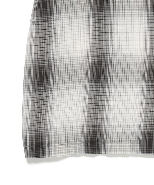 BEAMS（ビームス）の「オンブレチェック ミニレギュラーカラーシャツ【リラックスフィット】（シャツ/ブラウス・メンズ・ブラック/ホワイト・S/M/L/XL）」の7枚目の写真