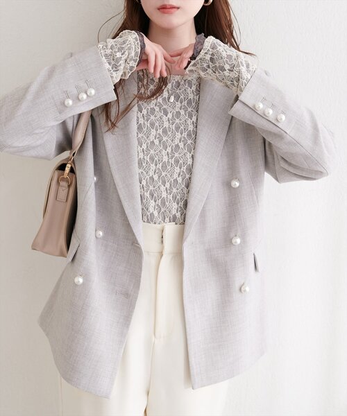 natural couture(ナチュラルクチュール)の「〈osono〉パール釦テーラードジャケット(テーラードジャケット・レディース・グレー/ネイビー/ライトベージュ・FREE)」の4枚目の写真