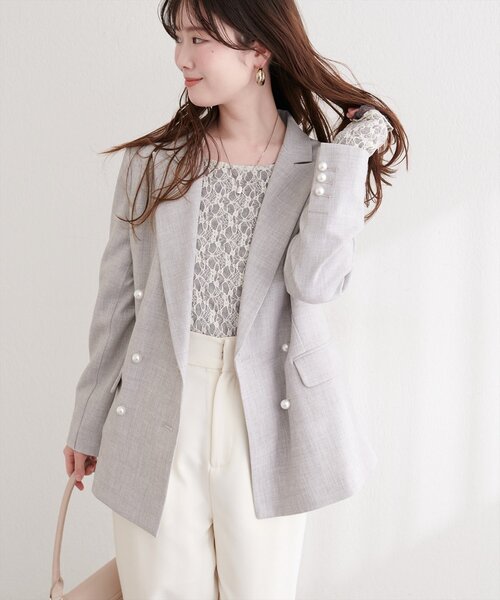 natural couture(ナチュラルクチュール)の「〈osono〉パール釦テーラードジャケット(テーラードジャケット・レディース・グレー/ネイビー/ライトベージュ・FREE)」の5枚目の写真