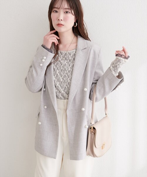 natural couture(ナチュラルクチュール)の「〈osono〉パール釦テーラードジャケット(テーラードジャケット・レディース・グレー/ネイビー/ライトベージュ・FREE)」の6枚目の写真