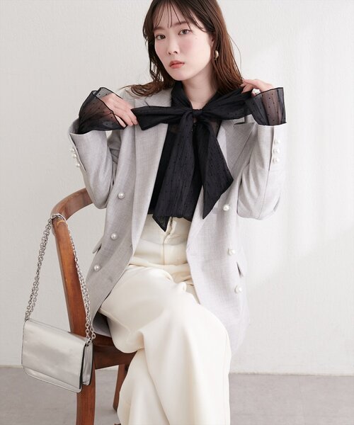 natural couture(ナチュラルクチュール)の「〈osono〉パール釦テーラードジャケット(テーラードジャケット・レディース・グレー/ネイビー/ライトベージュ・FREE)」の9枚目の写真