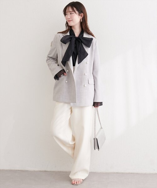 natural couture(ナチュラルクチュール)の「〈osono〉パール釦テーラードジャケット(テーラードジャケット・レディース・グレー/ネイビー/ライトベージュ・FREE)」の10枚目の写真