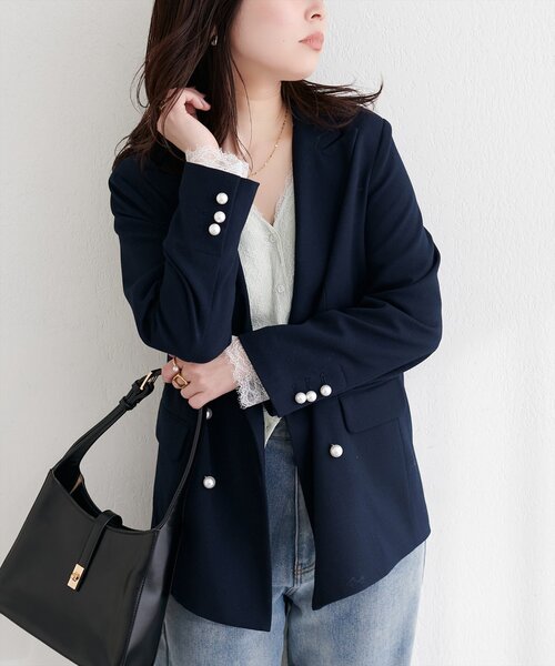 natural couture(ナチュラルクチュール)の「〈osono〉パール釦テーラードジャケット(テーラードジャケット・レディース・グレー/ネイビー/ライトベージュ・FREE)」の13枚目の写真