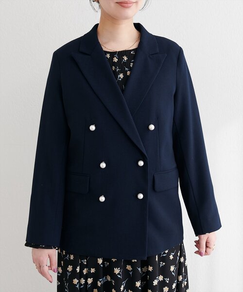 natural couture(ナチュラルクチュール)の「〈osono〉パール釦テーラードジャケット(テーラードジャケット・レディース・グレー/ネイビー/ライトベージュ・FREE)」の17枚目の写真