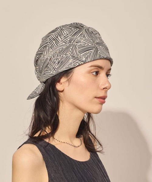 arth(アース)の「arth Gold Glitter Head Wrap / アース(ヘアバンド・レディース・ブラック/イエロー・FREE)」の4枚目の写真