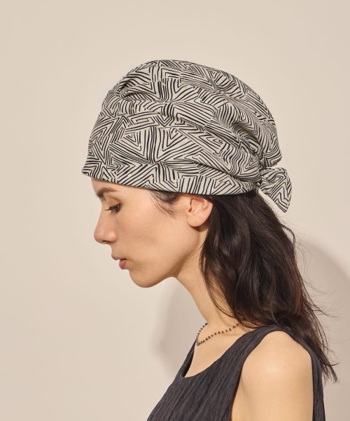 arth(アース)の「arth Gold Glitter Head Wrap / アース(ヘアバンド・レディース・ブラック/イエロー・FREE)」の6枚目の写真