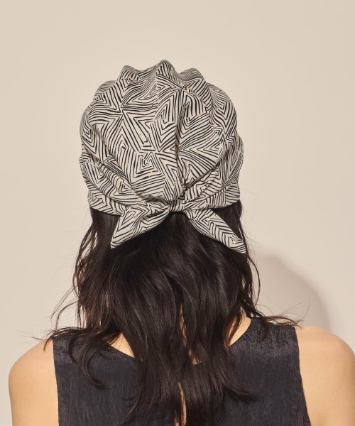 arth(アース)の「arth Gold Glitter Head Wrap / アース(ヘアバンド・レディース・ブラック/イエロー・FREE)」の7枚目の写真
