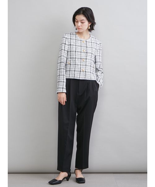 Mila Owen（ミラオーウェン）の「クロップド金釦コンパクトツイードジャケット（ノーカラージャケット・レディース・ホワイト/ダークブラウン/ピンク・0/1）」の12枚目の写真