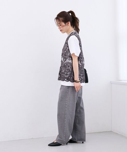 le.coeur blanc（ルクールブラン）の「TORRAZZO DONNAエンブロイダリーレースベスト（ベスト・レディース・チャコールグレー/ライトグレー/ホワイト・38）」の11枚目の写真