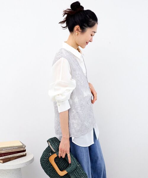 le.coeur blanc（ルクールブラン）の「TORRAZZO DONNAエンブロイダリーレースベスト（ベスト・レディース・チャコールグレー/ライトグレー/ホワイト・38）」の16枚目の写真