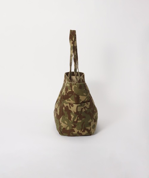 PULP/417EDIFICE(パルプフォーワンセブンエディフィス)の「P.A.M. / パークスアンドミニ GARDEN VARIETY CAMO TOTE BAG(トートバッグ・レディース・カーキ・FREE)」の2枚目の写真