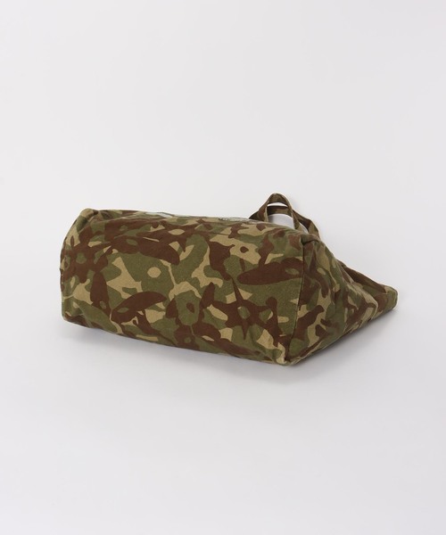 PULP/417EDIFICE(パルプフォーワンセブンエディフィス)の「P.A.M. / パークスアンドミニ GARDEN VARIETY CAMO TOTE BAG(トートバッグ・レディース・カーキ・FREE)」の4枚目の写真