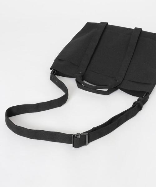 URBAN RESEARCH（アーバンリサーチ）の「KARRI AMIACALVA　2 WAY TOTE L（トートバッグ・メンズ・グレー/ブラック・FREE）」の9枚目の写真