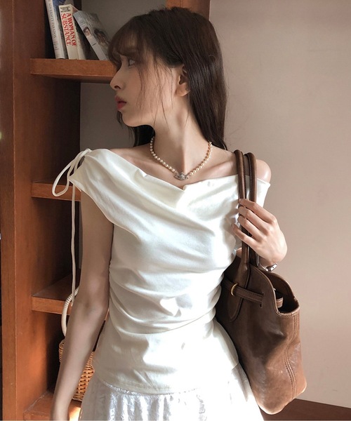 Teem Store(チームストア)の「アシメショルダー風サイドギャザーリボン結びトップス(Tシャツ/カットソー・レディース・ホワイト/グレー/ピンク・F)」の7枚目の写真