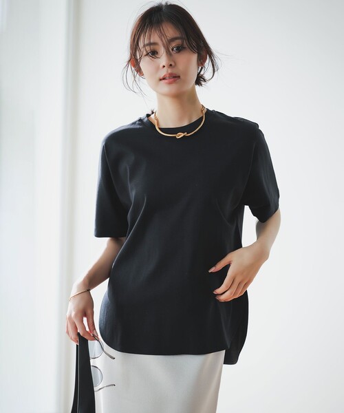 UNFILO(アンフィーロ)の「BEAUTY FORM-T cotton フォルムTシャツ(Tシャツ/カットソー・レディース・ホワイト系/ブラック系/グレー系/ベージュ系・XX-LARGE/X-LARGE)」の2枚目の写真