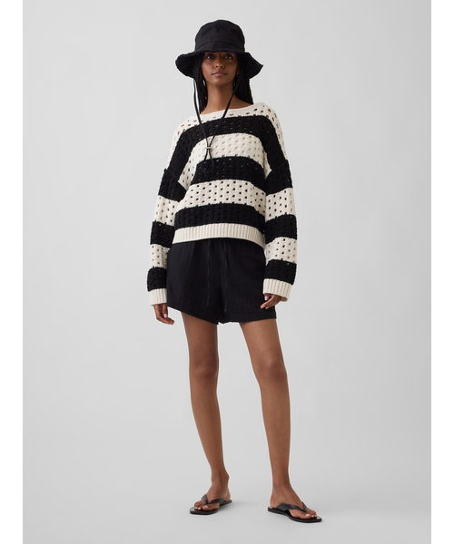 GAP(ギャップ)の「コットン100% クロシェ ボートネックセーター(ニット/セーター・レディース・ブラック×ホワイト・XS/S/M/L/XL/XXS)」の2枚目の写真