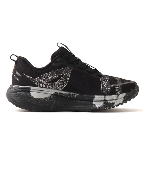 NIKE(ナイキ)の「NIKE ZOOM VOMERO 18 DSRPT / ナイキ ズーム ボメロ 18 DSRPT 【SP】(スニーカー・メンズ・ブラック・26.0cm/26.5cm/27.0cm/27.5cm/28.0cm/28.5cm/29.0cm/30.0cm/25.5cm)」の4枚目の写真