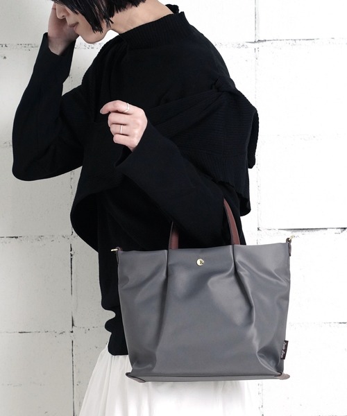 Legato Largo(レガートラルゴ)の「"02"≪Legato Largo≫肩楽 2ポケット ナイロン 2WAY ショルダーバッグ(ショルダーバッグ・レディース・ベージュ/ネイビー/ブラック/グレー/ライトブラウン・ONE SIZE)」の15枚目の写真