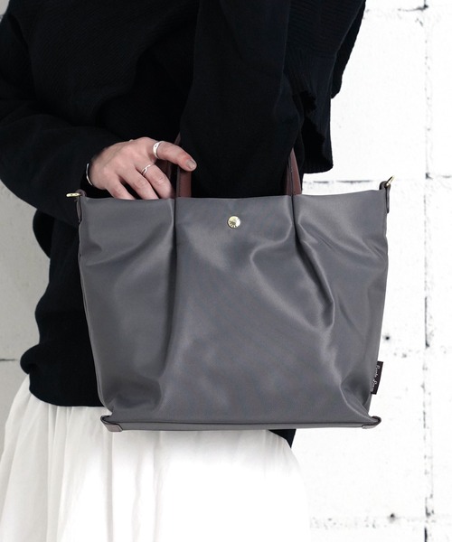 Legato Largo(レガートラルゴ)の「"02"≪Legato Largo≫肩楽 2ポケット ナイロン 2WAY ショルダーバッグ(ショルダーバッグ・レディース・ベージュ/ネイビー/ブラック/グレー/ライトブラウン・ONE SIZE)」の16枚目の写真