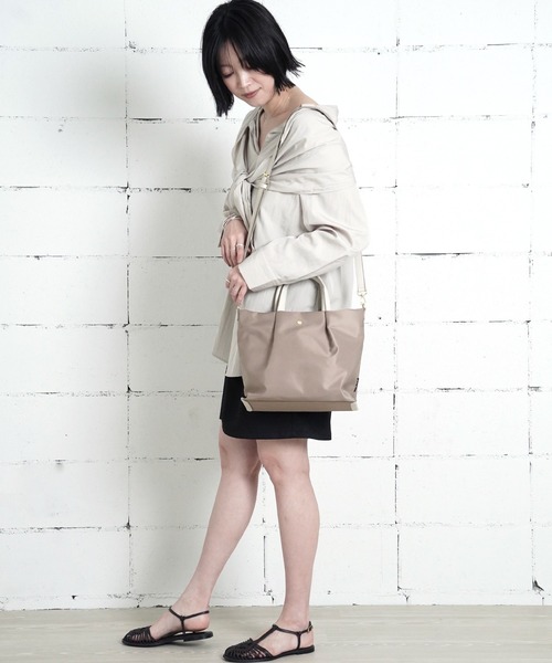 Legato Largo(レガートラルゴ)の「"02"≪Legato Largo≫肩楽 2ポケット ナイロン 2WAY ショルダーバッグ(ショルダーバッグ・レディース・ベージュ/ネイビー/ブラック/グレー/ライトブラウン・ONE SIZE)」の17枚目の写真