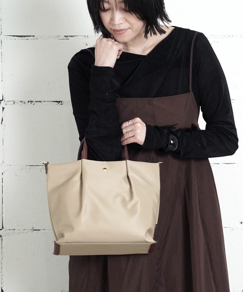 Legato Largo(レガートラルゴ)の「"02"≪Legato Largo≫肩楽 2ポケット ナイロン 2WAY ショルダーバッグ(ショルダーバッグ・レディース・ベージュ/ネイビー/ブラック/グレー/ライトブラウン・ONE SIZE)」の21枚目の写真