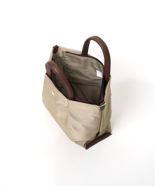 Legato Largo(レガートラルゴ)の「"02"≪Legato Largo≫肩楽 2ポケット ナイロン 2WAY ショルダーバッグ(ショルダーバッグ・レディース・ベージュ/ネイビー/ブラック/グレー/ライトブラウン・ONE SIZE)」の9枚目の写真