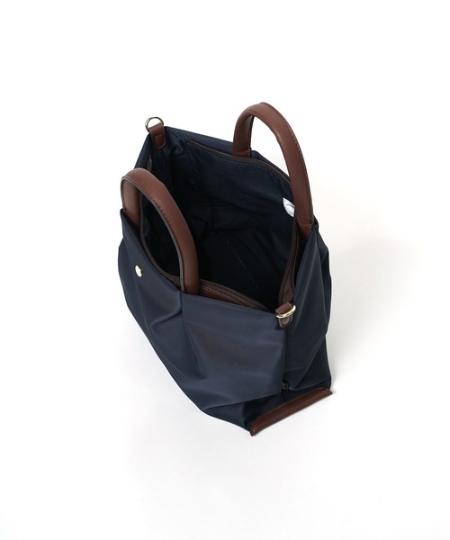 Legato Largo(レガートラルゴ)の「"02"≪Legato Largo≫肩楽 2ポケット ナイロン 2WAY ショルダーバッグ(ショルダーバッグ・レディース・ベージュ/ネイビー/ブラック/グレー/ライトブラウン・ONE SIZE)」の10枚目の写真