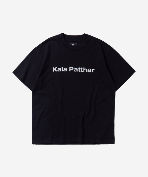 KALAPATTHAR(カラパタール)の「シグネチャーロゴ ルーズフィット Tシャツ - ブラック(Tシャツ/カットソー・メンズ・その他・MEDIUM/LARGE/X-LARGE)」の6枚目の写真