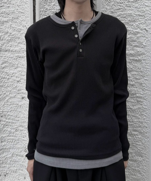 Never mind the XU / Chikashitsu+(ネバーマインド ザ エックスユー / チカシツプラス)の「【nmtc+】layered henley neck long sleeve / 【エヌエムティーシープラス】レイヤードヘンリーネック長袖Tシャツ(Tシャツ/カットソー・メンズ・ブラック/グレー・ONE SIZE)」の13枚目の写真