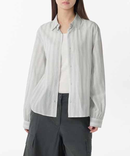 MUSINSA STANDARD WOMAN（ムシンサスタンダードウーマン）の「ウィメンズリラックスドマルチストライプシャツ[ライトグレー]（シャツ/ブラウス・レディース・その他・X-SMALL/SMALL/MEDIUM/LARGE）」の3枚目の写真