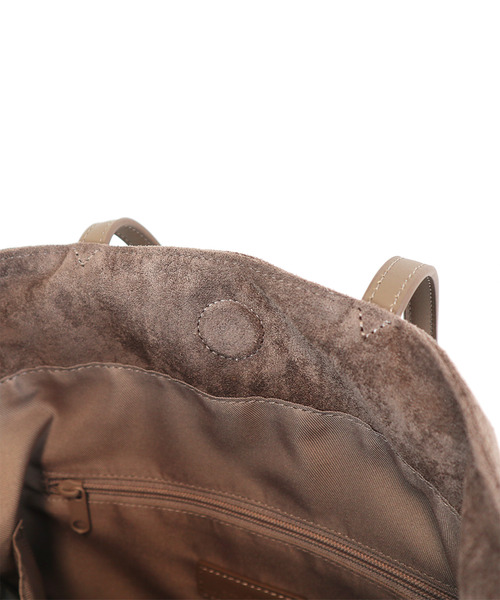 Un coeur(アンクール)の「【Un coeur/アンクール】SUEDE DRAPE 2WAY TOTE / スエード ドレープ 2ウェイショルダー kareem / K906021(ショルダーバッグ・レディース・グレー/キャメル・FREE)」の11枚目の写真