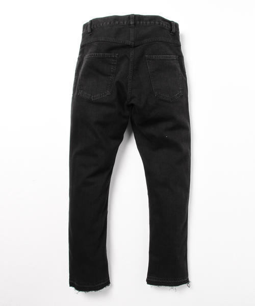 BEAMS(ビームス)の「BEAMS / リペア デニムパンツ(デニムパンツ・メンズ・ブラック/サックスブルー/インディゴブルー・SMALL/LARGE/MEDIUM)」の5枚目の写真