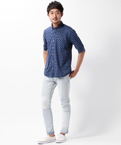 BEAMS(ビームス)の「BEAMS / リペア デニムパンツ(デニムパンツ・メンズ・ブラック/サックスブルー/インディゴブルー・SMALL/LARGE/MEDIUM)」の10枚目の写真