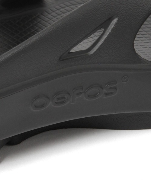 OOFOS（ウーフォス）の「【OOFOS(ウーフォス)】OOriginal[22cm](KIDS)（サンダル・キッズ・ブラック/ブラウン系その他・22.0cm）」の10枚目の写真