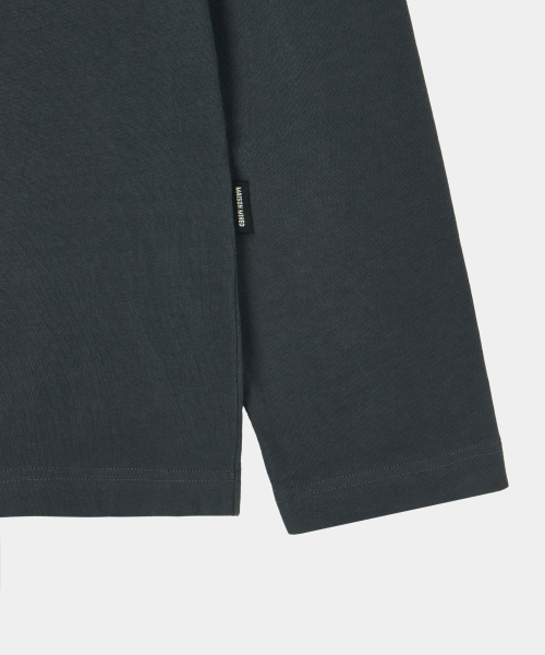 MAISON MINED(メゾンミネド)の「MMXVIII LONG SLEEVE CHARCOAL(Tシャツ/カットソー・メンズ・その他・SMALL/MEDIUM/LARGE)」の3枚目の写真